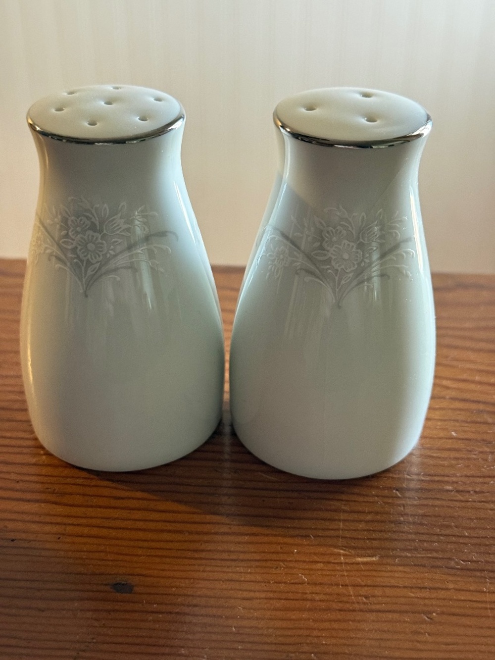 Noritake Japan vintage salt and pepper shakers Casablanca #6842